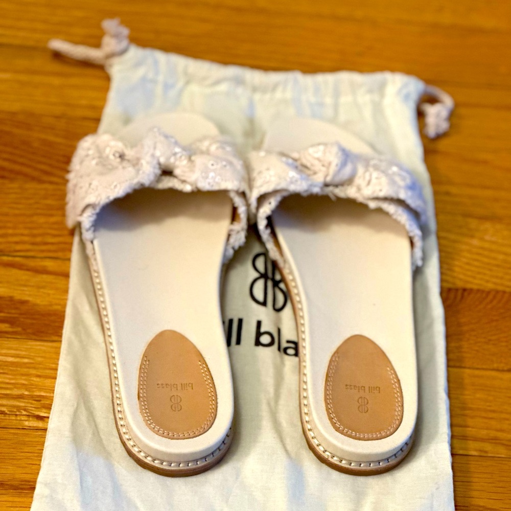 bill blass women's flip flop